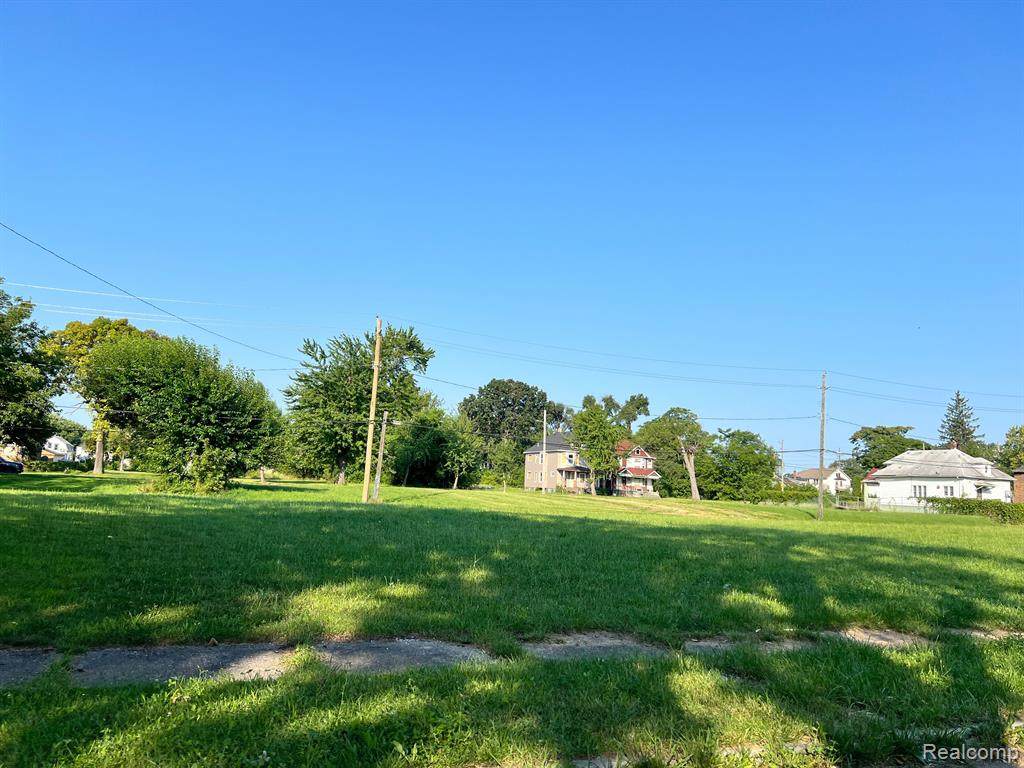 2483 Parker - Photo 1