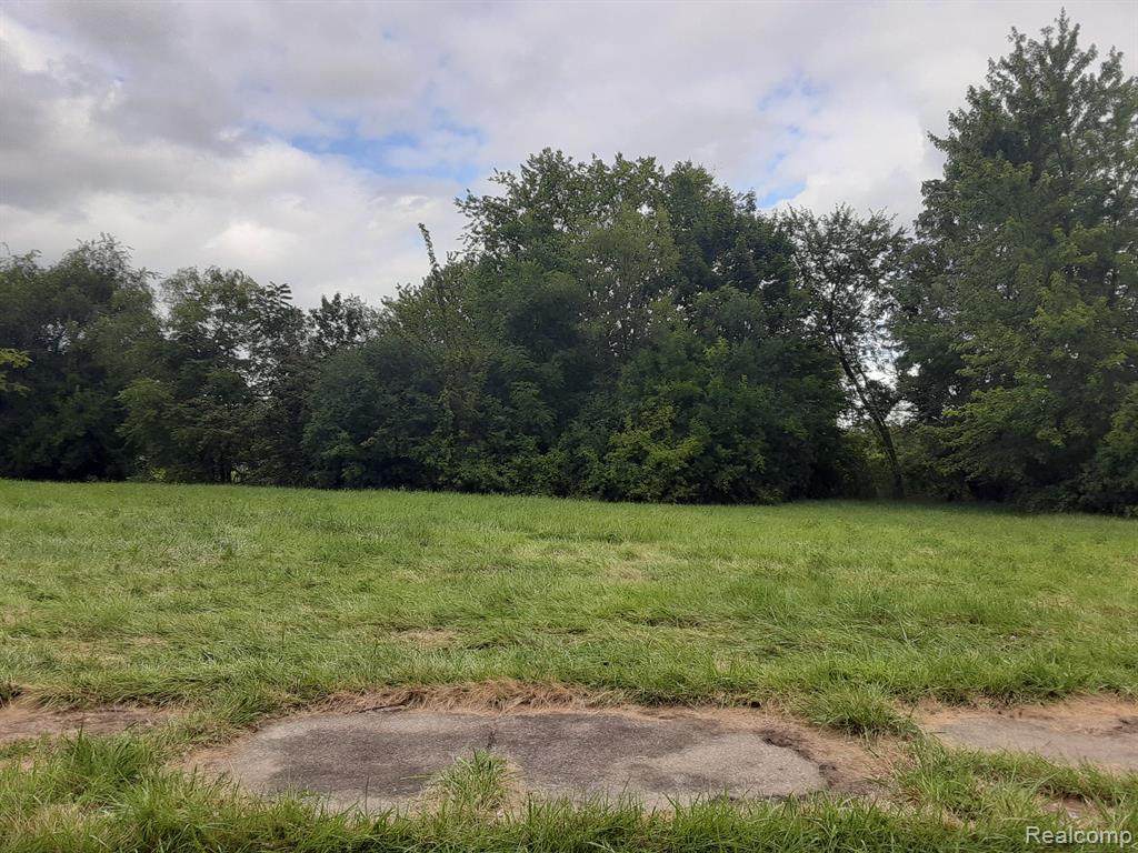 5023 31ST - Photo 1