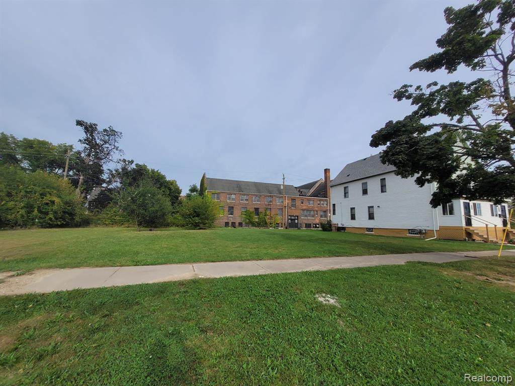 1030 Helen - Photo 1