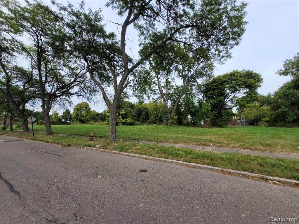 3280 Canton - Photo 1