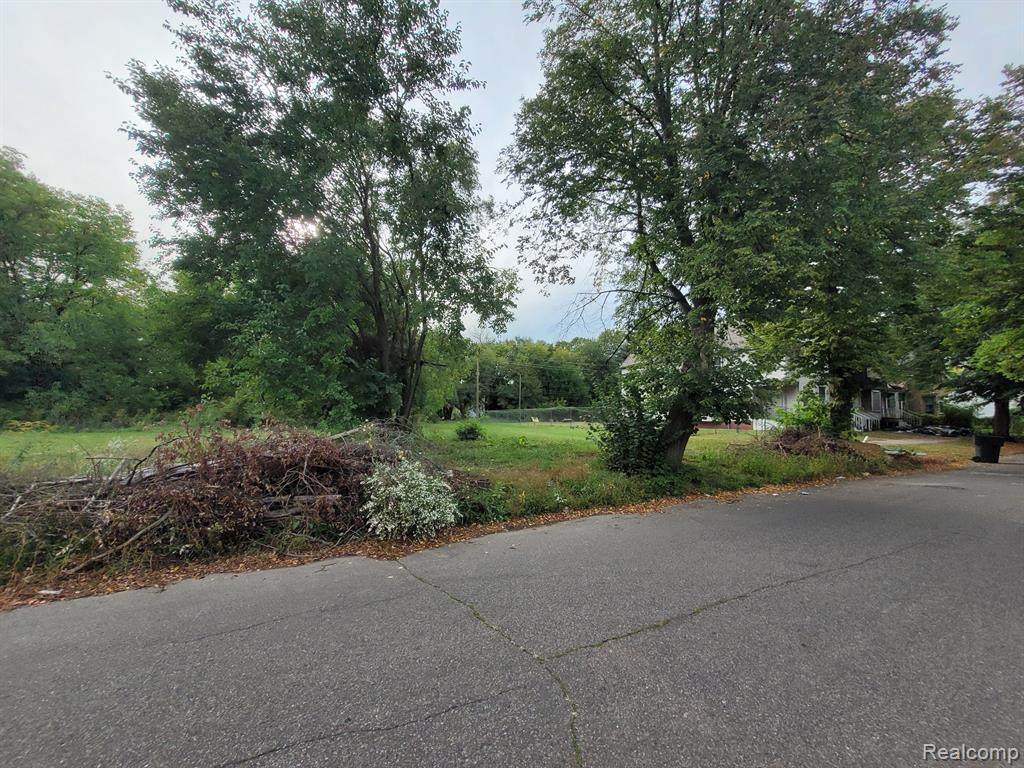 2515 Meldrum - Photo 1