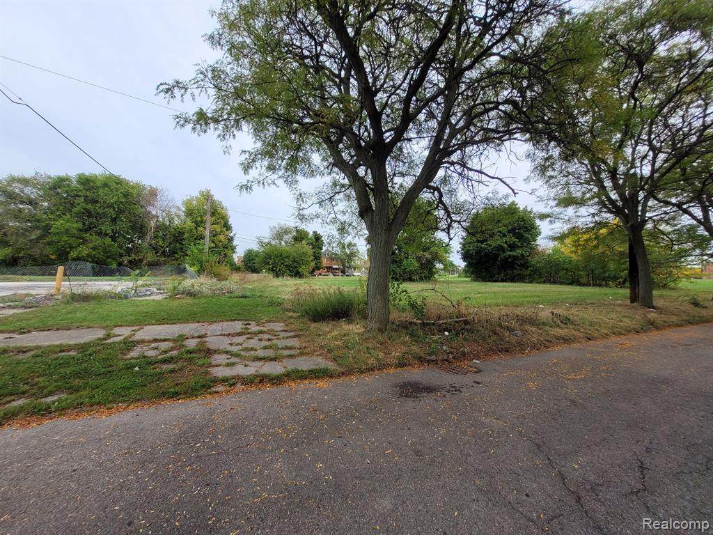 620 Canton - Photo 1