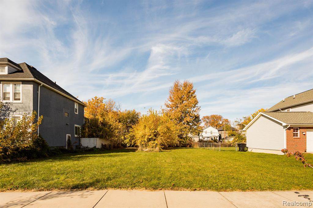 553 Alger - Photo 1