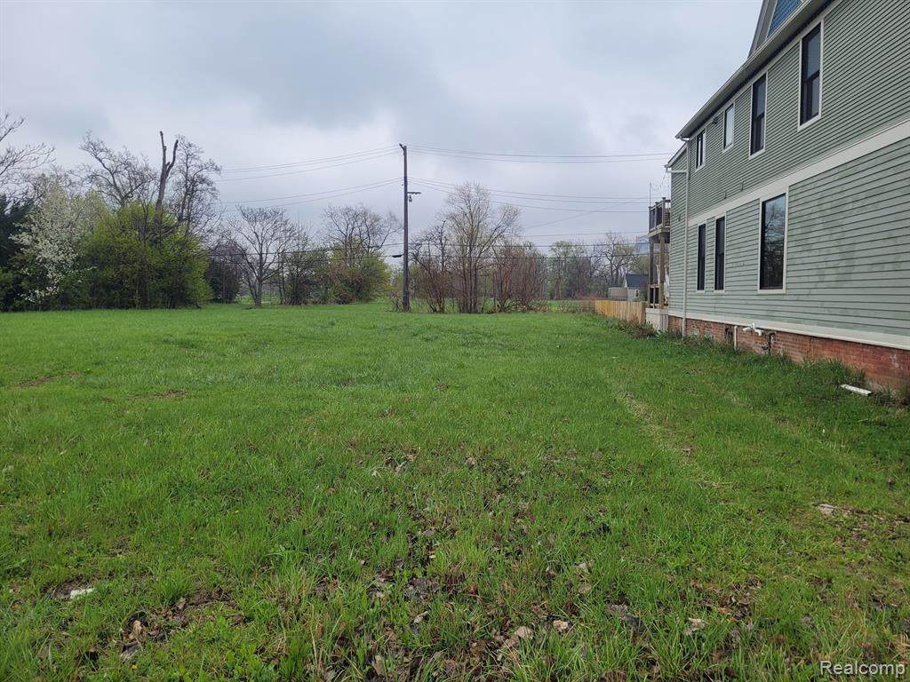 3028 14TH - Photo 1