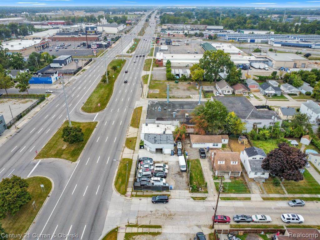 12379 8 MILE - Photo 1
