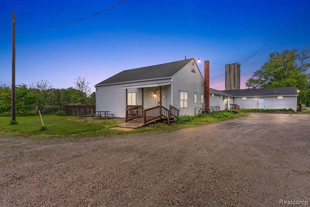 3847 Sheldon - Photo 1