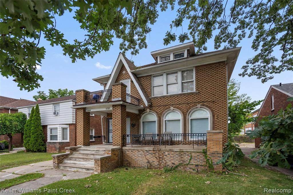 5752 Chatsworth - Photo 1