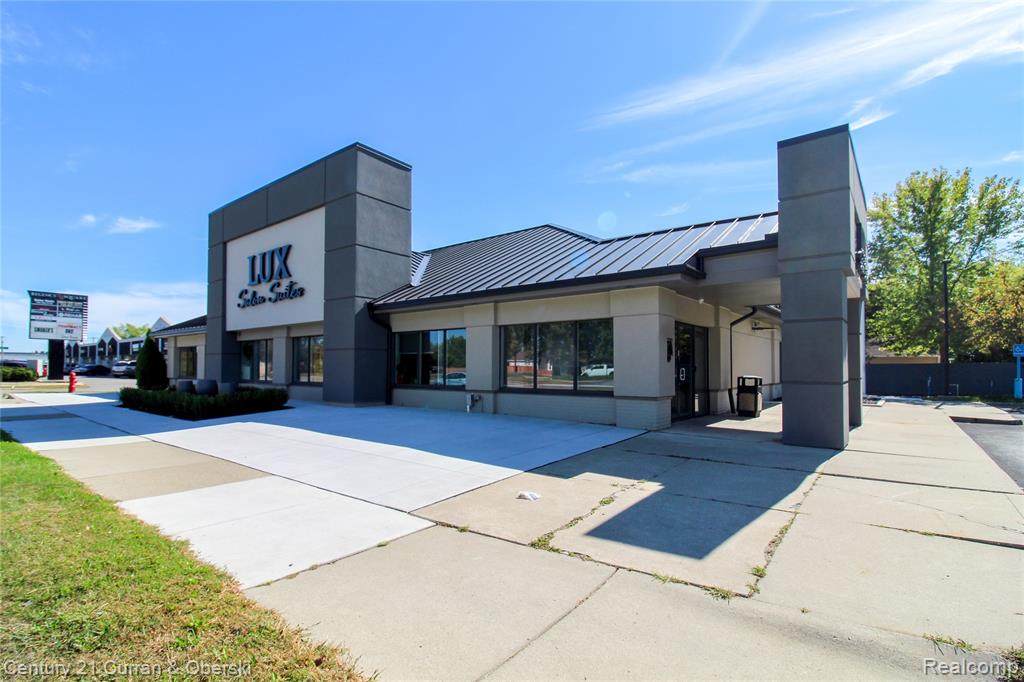 27621 Warren - Photo 1