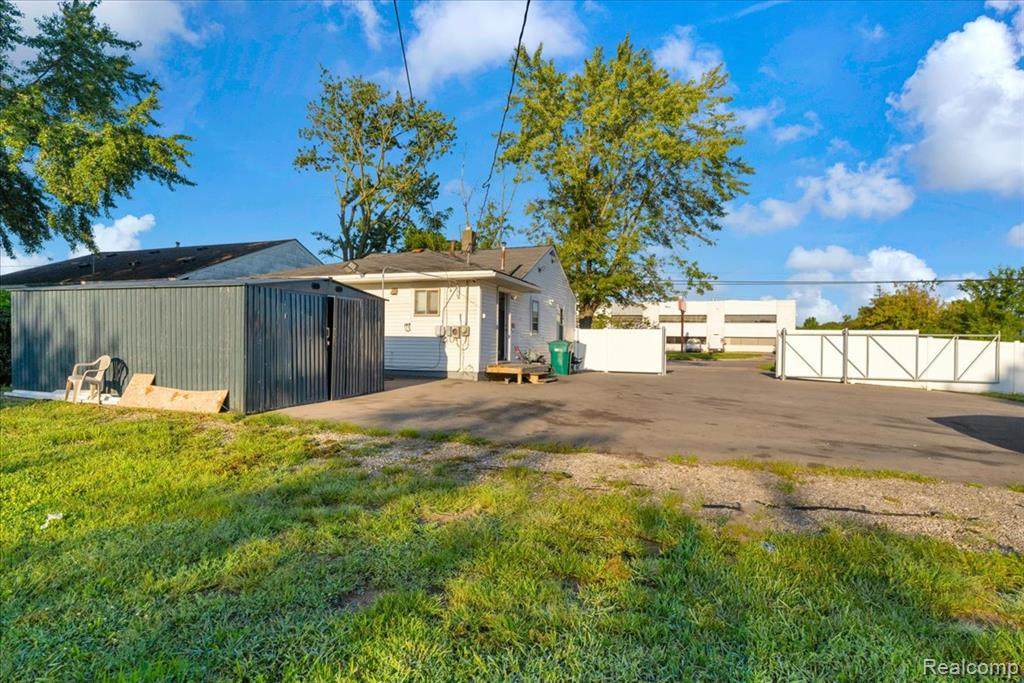 6837 Middlebelt - Photo 1