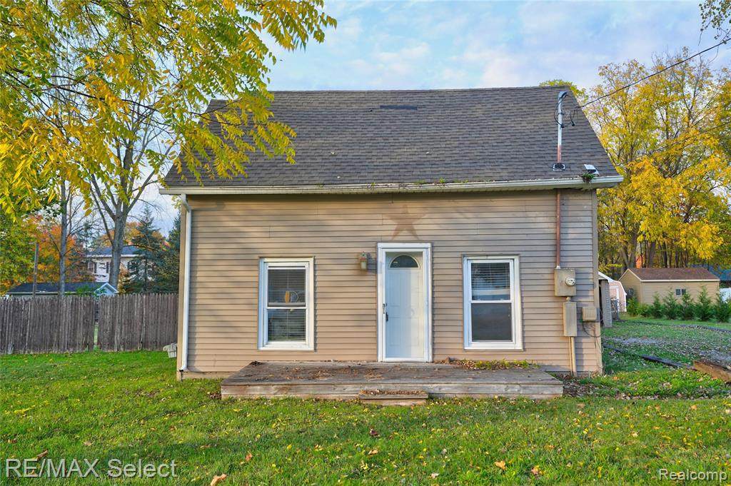 631 Center - Photo 1