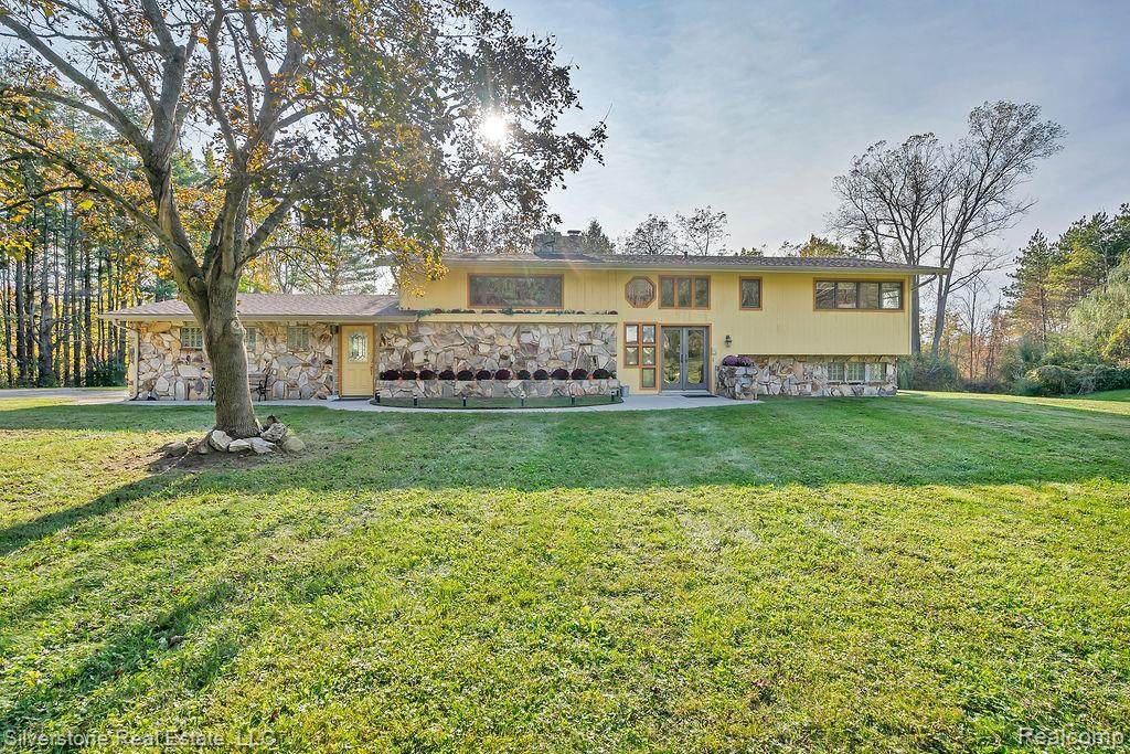 2455 Slattery - Photo 1