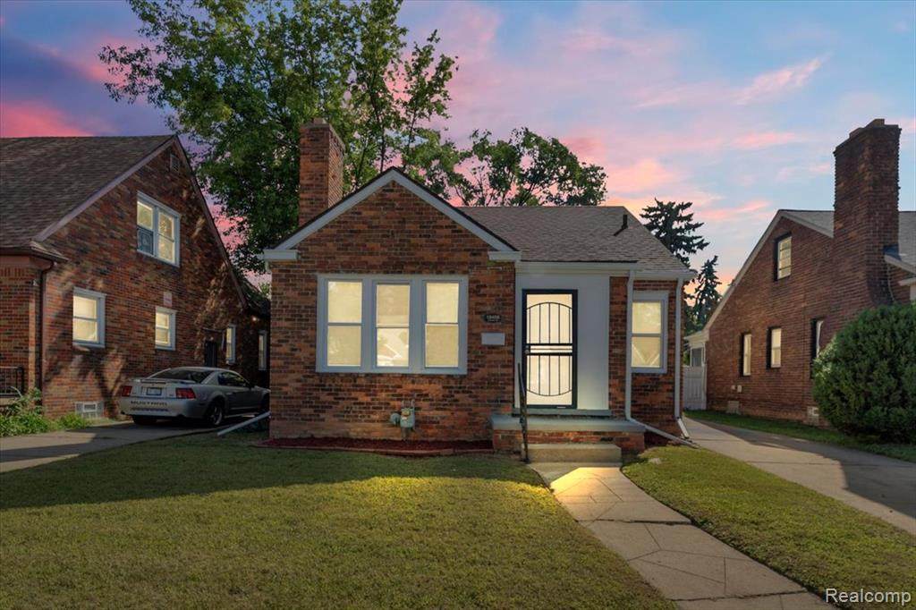 18458 Snowden - Photo 1