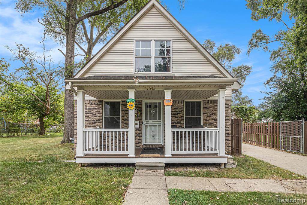 21056 Woodside - Photo 1