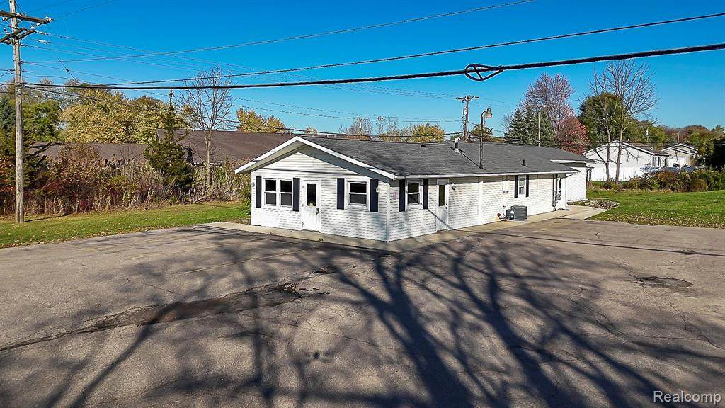 1678 Mayfield - Photo 1