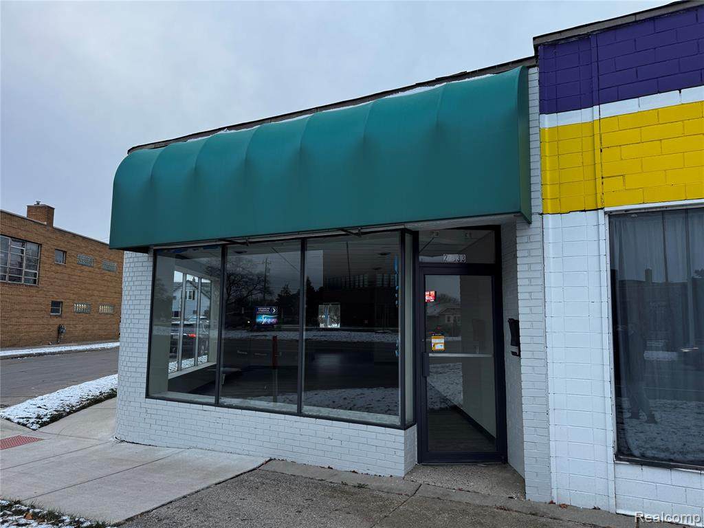 27333 Gratiot - Photo 1