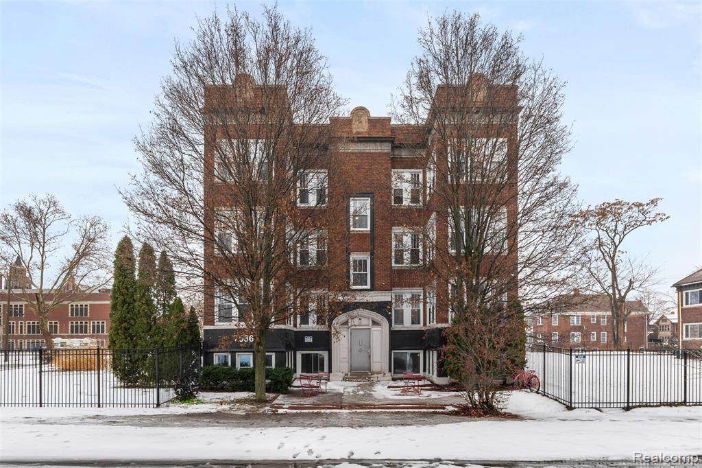 7536 Dunedin # 6 - Photo 1