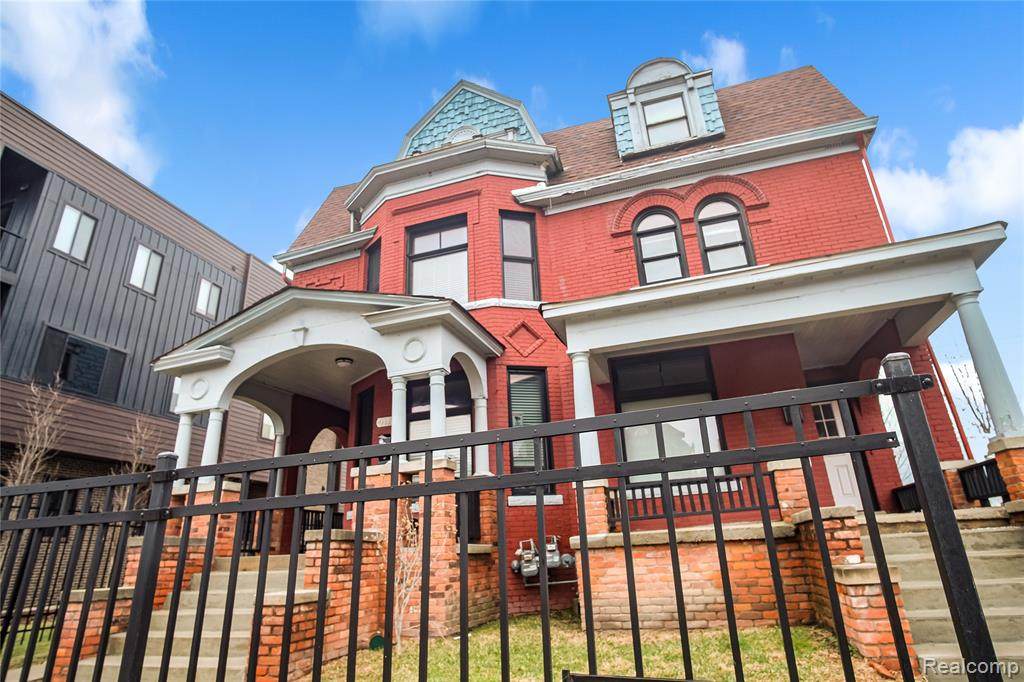 4116 Trumbull - Photo 1