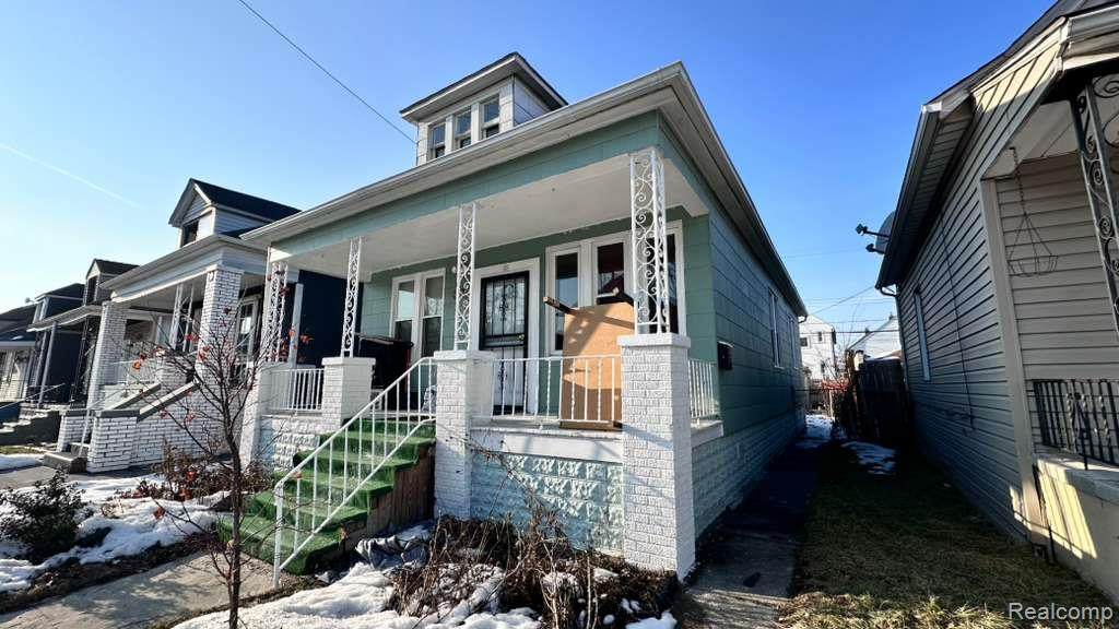 2393 Botsford - Photo 1