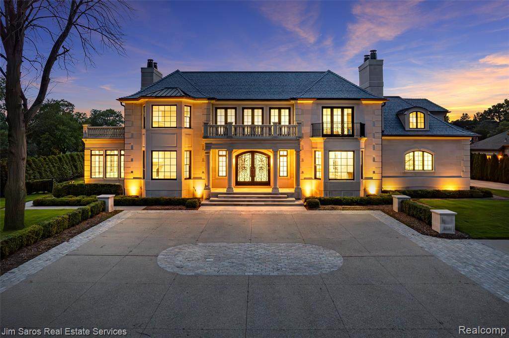 707 Lake Shore - Photo 1