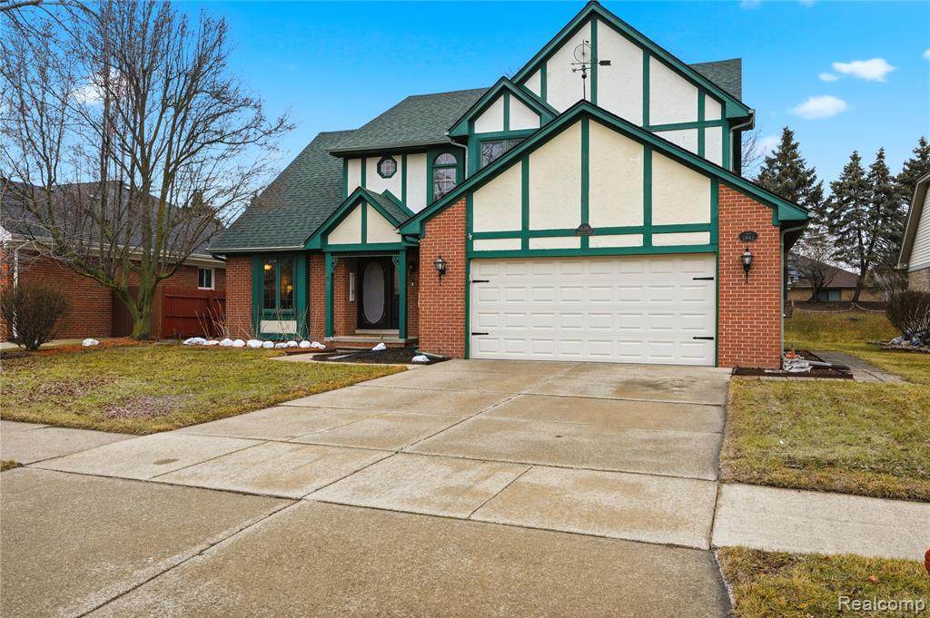 15743 Greenview - Photo 1