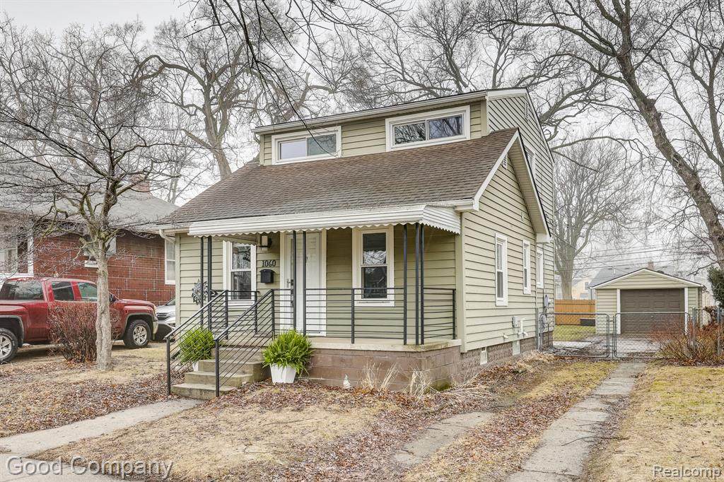 1060 Hazelhurst - Photo 1