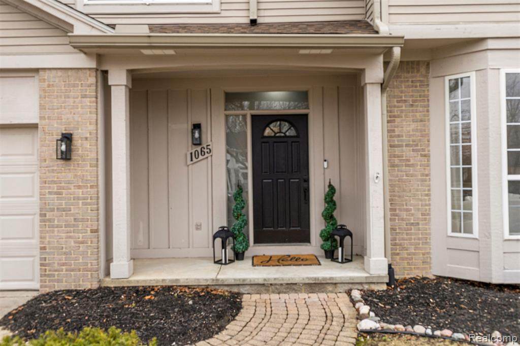 1065 Equestrian - Photo 1