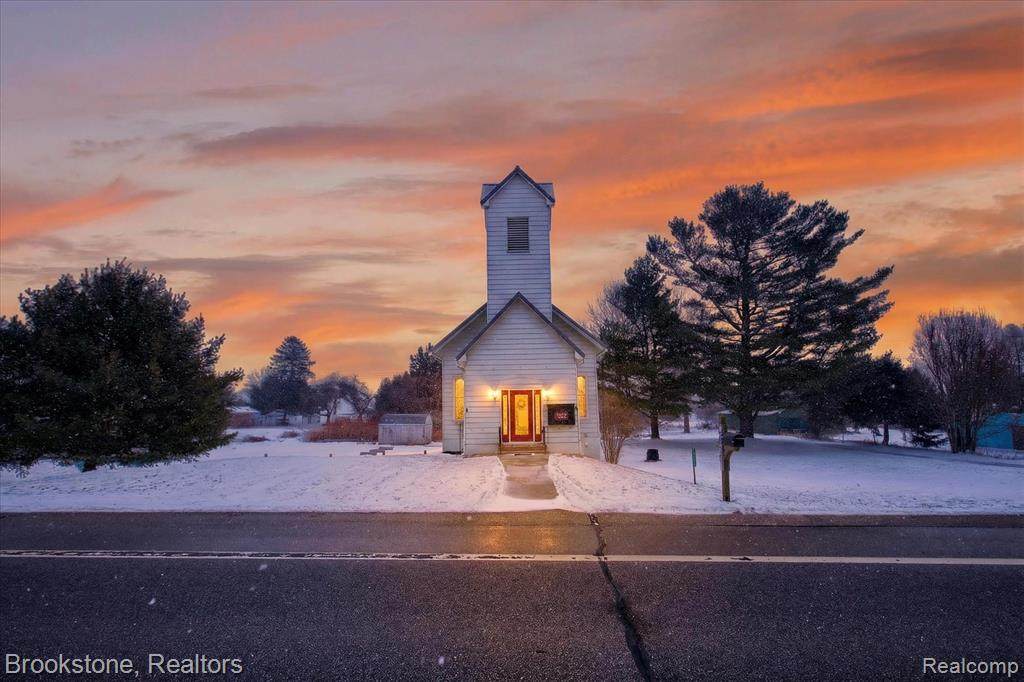 2450 Lakeshore - Photo 1