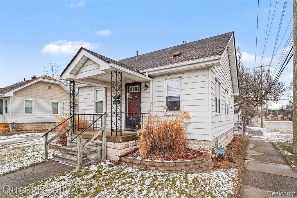 23000 Columbia - Photo 1