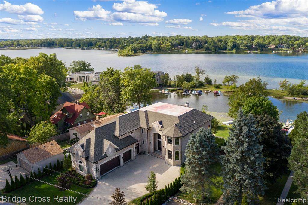 5820 Lakeview - Photo 1