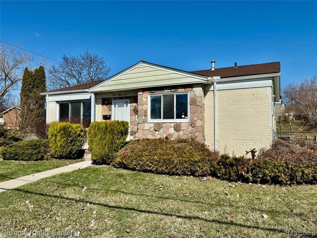 185 Gage - Photo 1