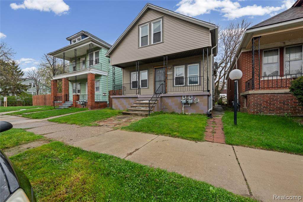 5122 Trowbridge - Photo 1