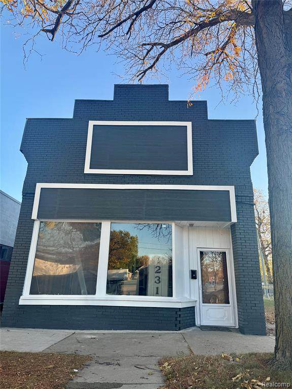 1231 Eureka - Photo 1