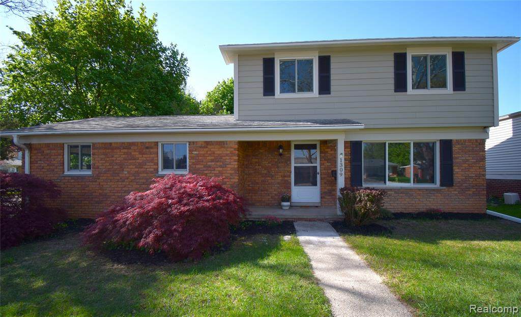 1309 Elmwood - Photo 1