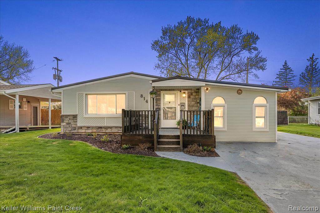814 Cypress - Photo 1