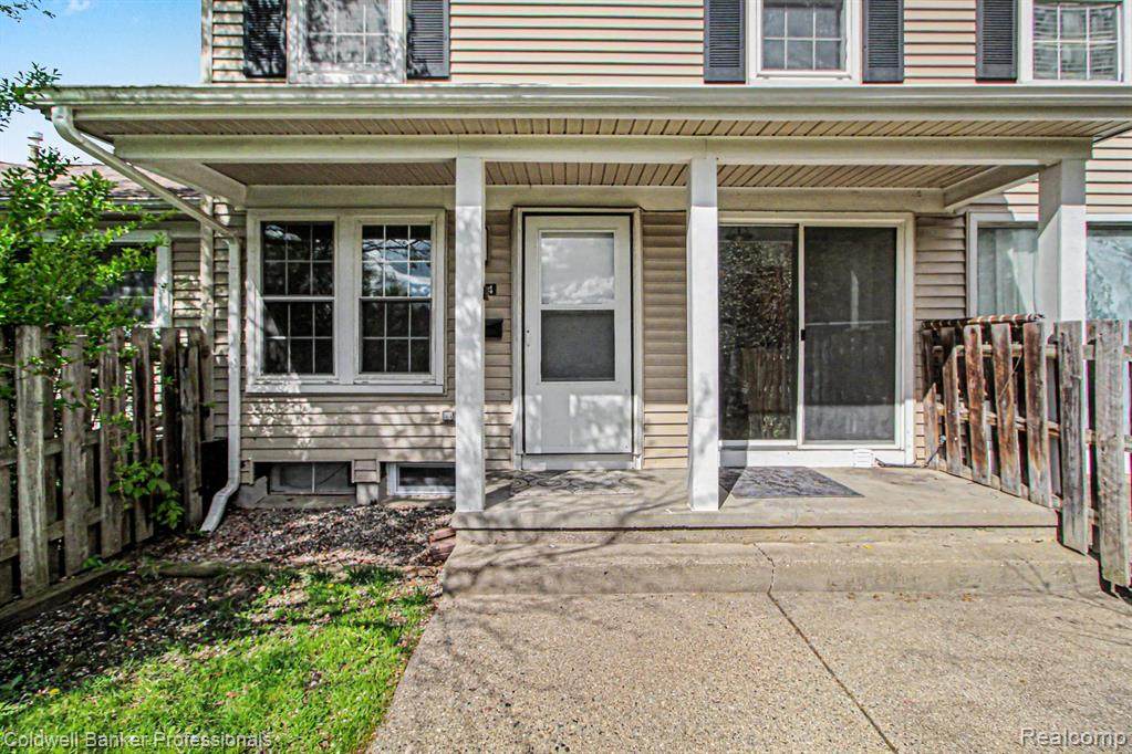 3004 Roundtree - Photo 1