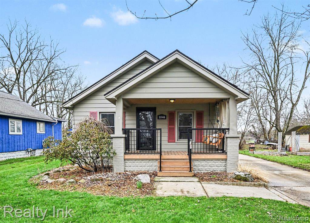 16944 Franklin - Photo 1