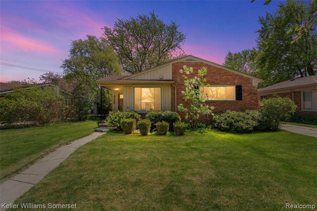 4320 Manor - Photo 1