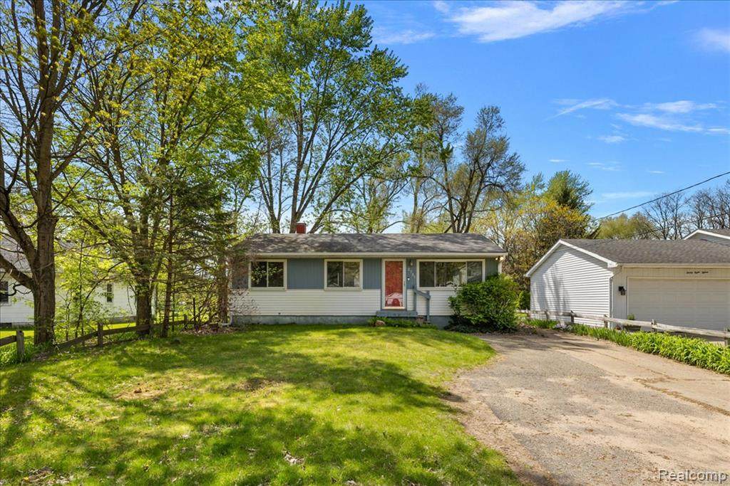 2795 Woodbury - Photo 1