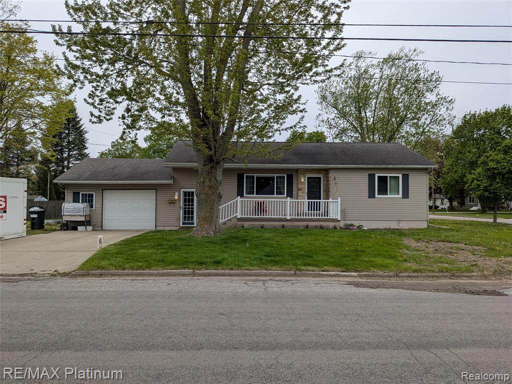 815 Dewey - Photo 1