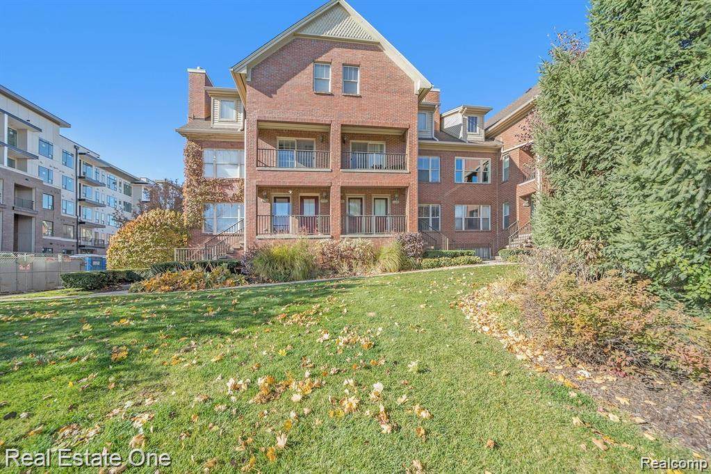 1448 Main - Photo 1