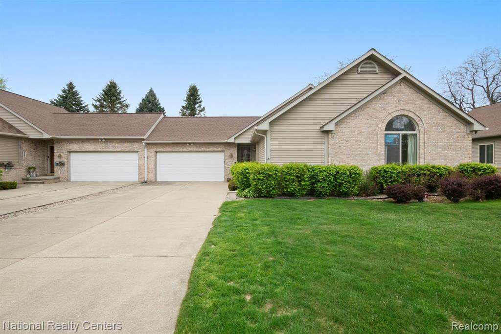 7221 Hawthorne - Photo 1