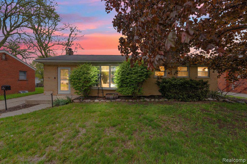 37022 Pinewood - Photo 1