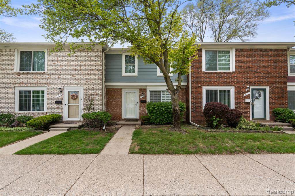 24525 Seaton Circuit - Photo 1