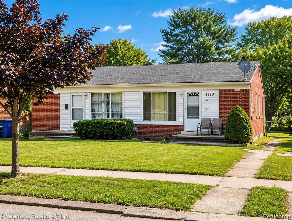 2165 Ackley - Photo 1