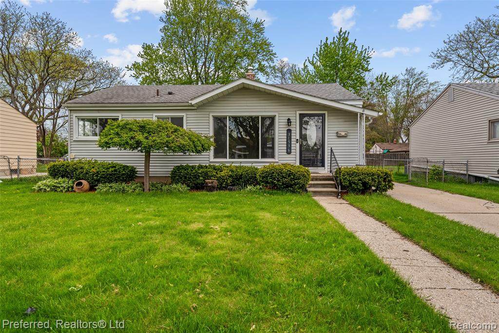 31536 Hazelwood - Photo 1