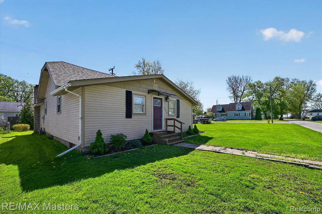 4318 Avenue F - Photo 1
