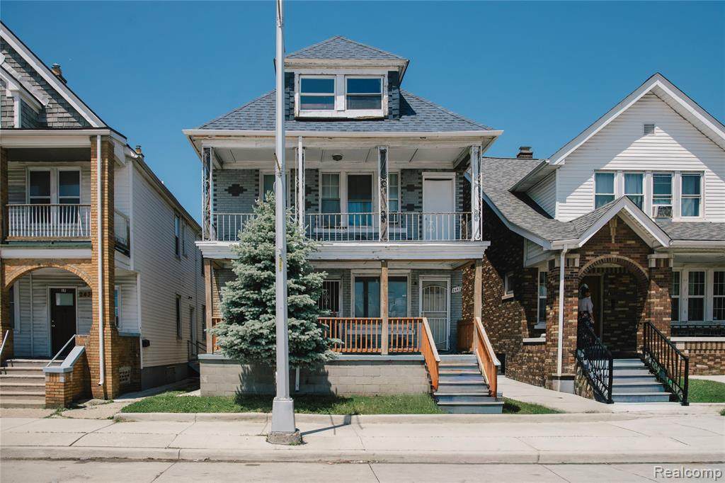 2441 Holbrook - Photo 1
