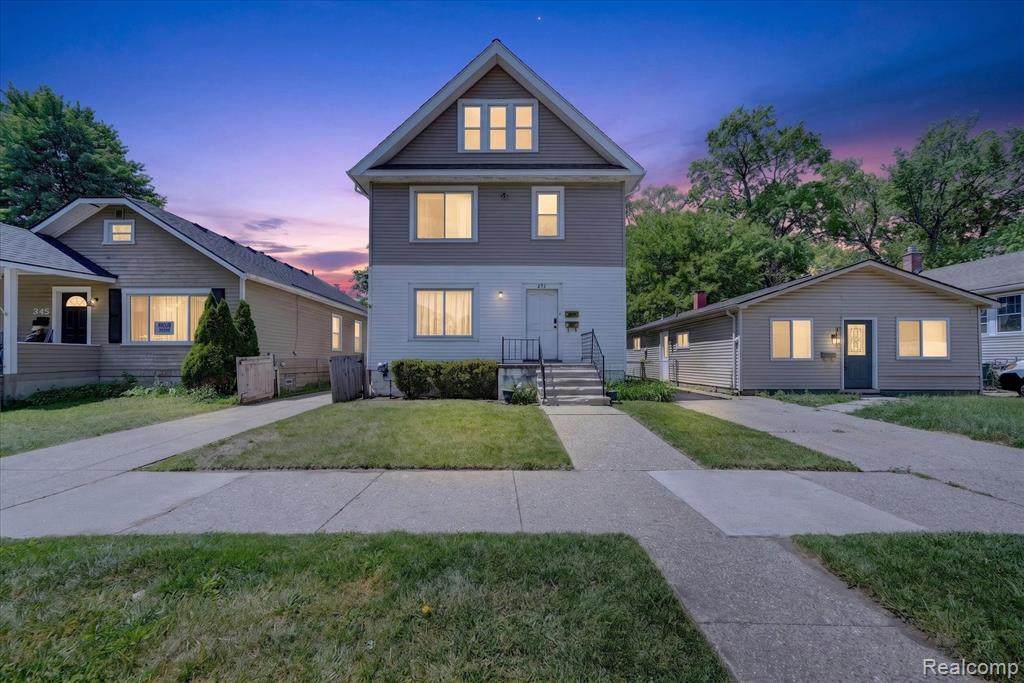 351 Edgewood - Photo 1