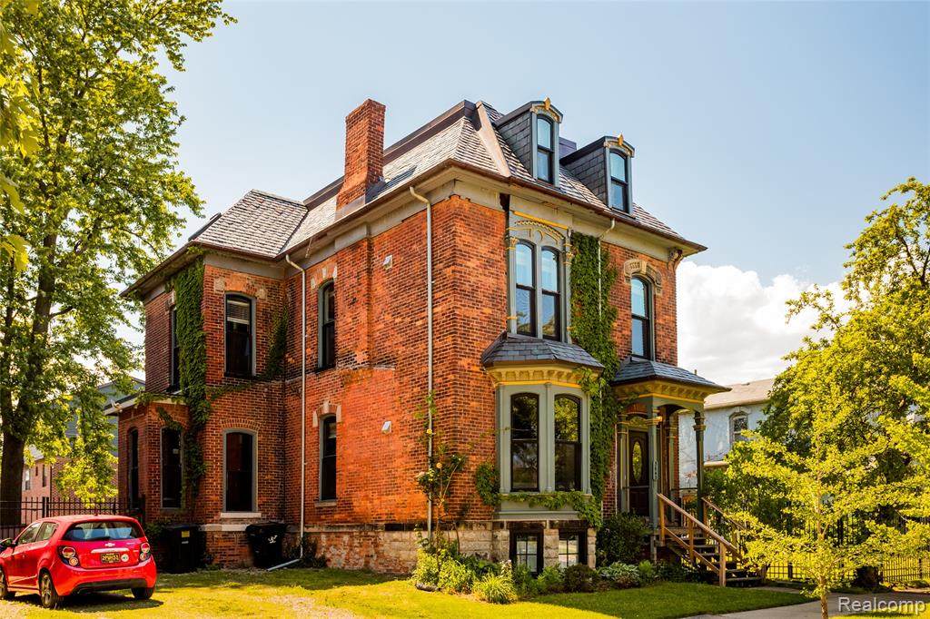 3643 Lincoln - Photo 1