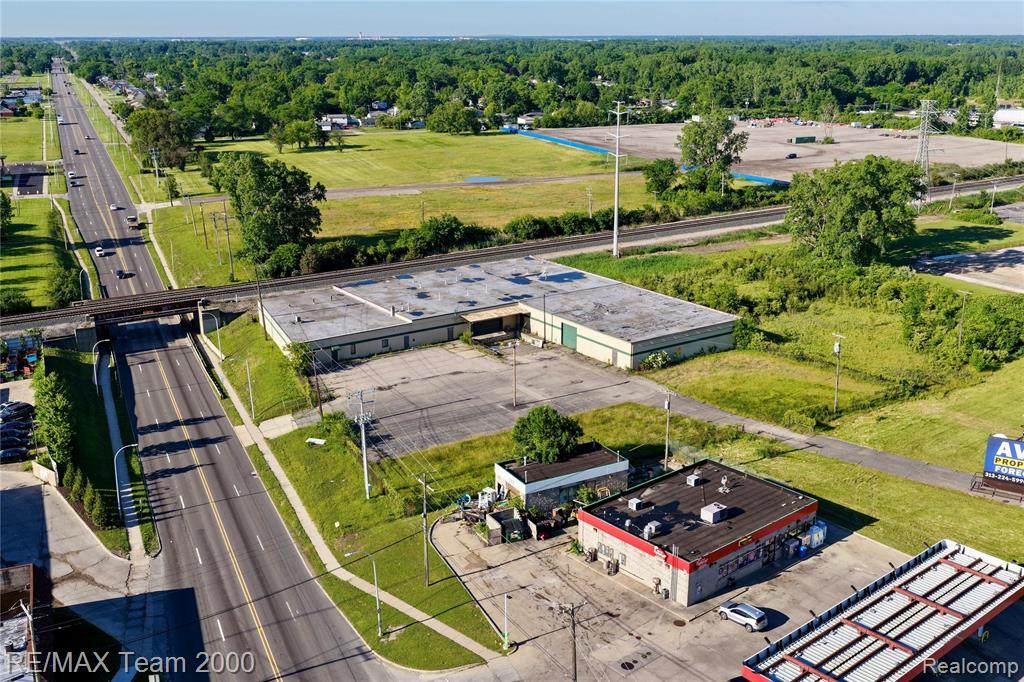 3000 Middlebelt - Photo 1
